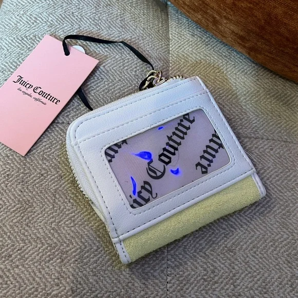NWT Juicy Couture Yellow Strawberry Wallet 🍓 - Picture 3 of 5